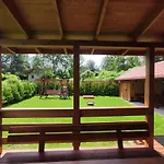 Дом отдыха Zielona Martanka - Mazury Caloroczny Dom Do Wynajecia Nad Jeziorem - Pomost - Lodka - Rower Wodny